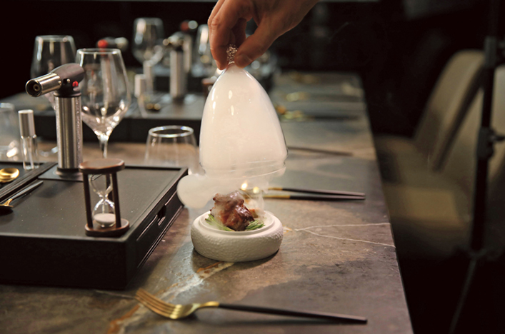 Dining & Beverages on Scenic Eclipse I