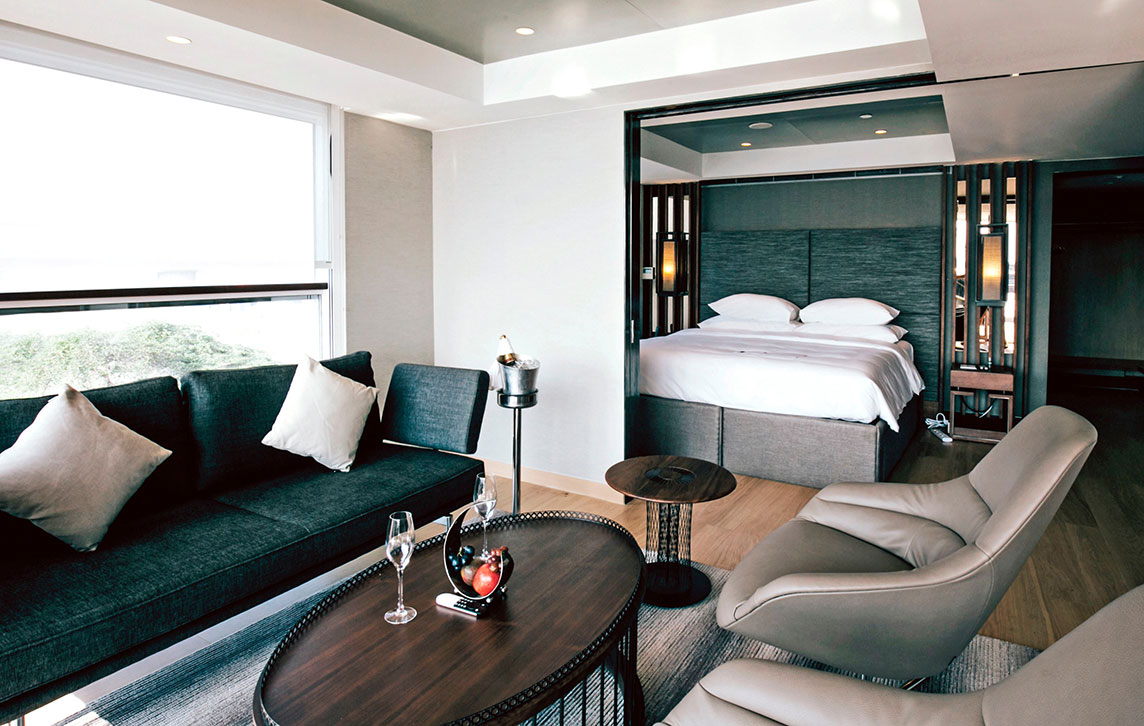 Royal panorama Suite, Scenic Spirit