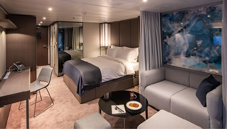 Deluxe Verandah Suite