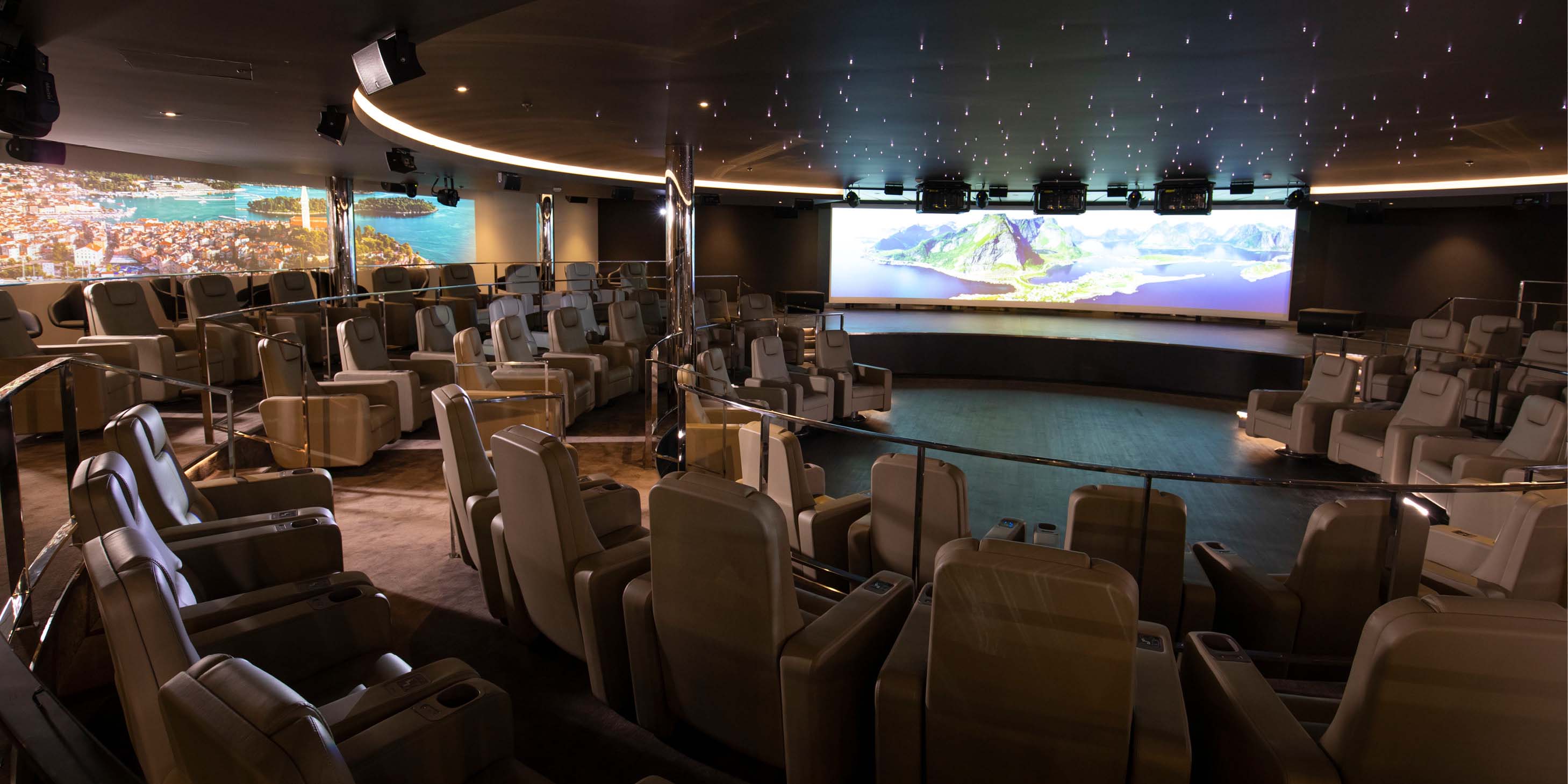 Theatre on board a discovery yacht